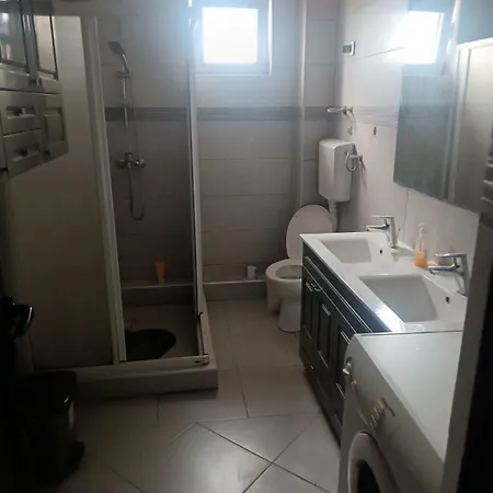 Apartment Peace 1 *